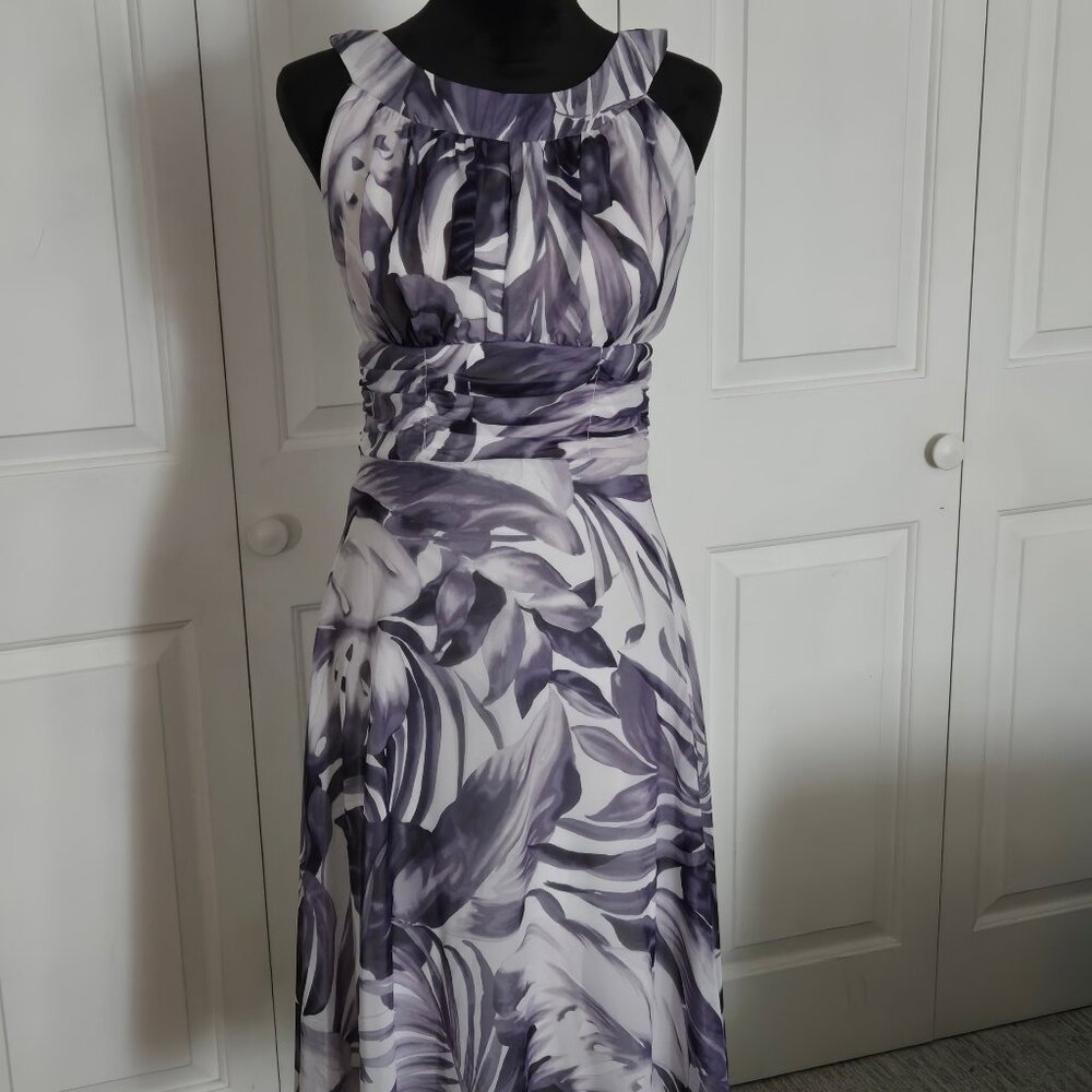 DressBarn Size 6 Purple and white Summer dress